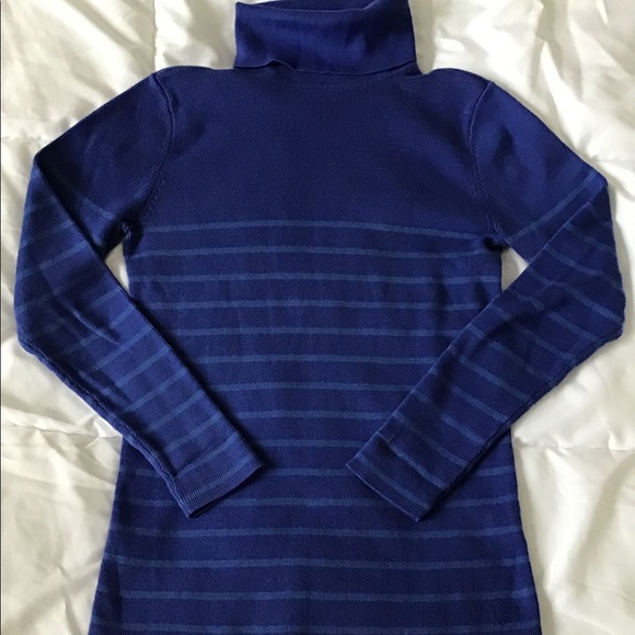 Long Sleeve a Turtleneck - Picture 2 of 2